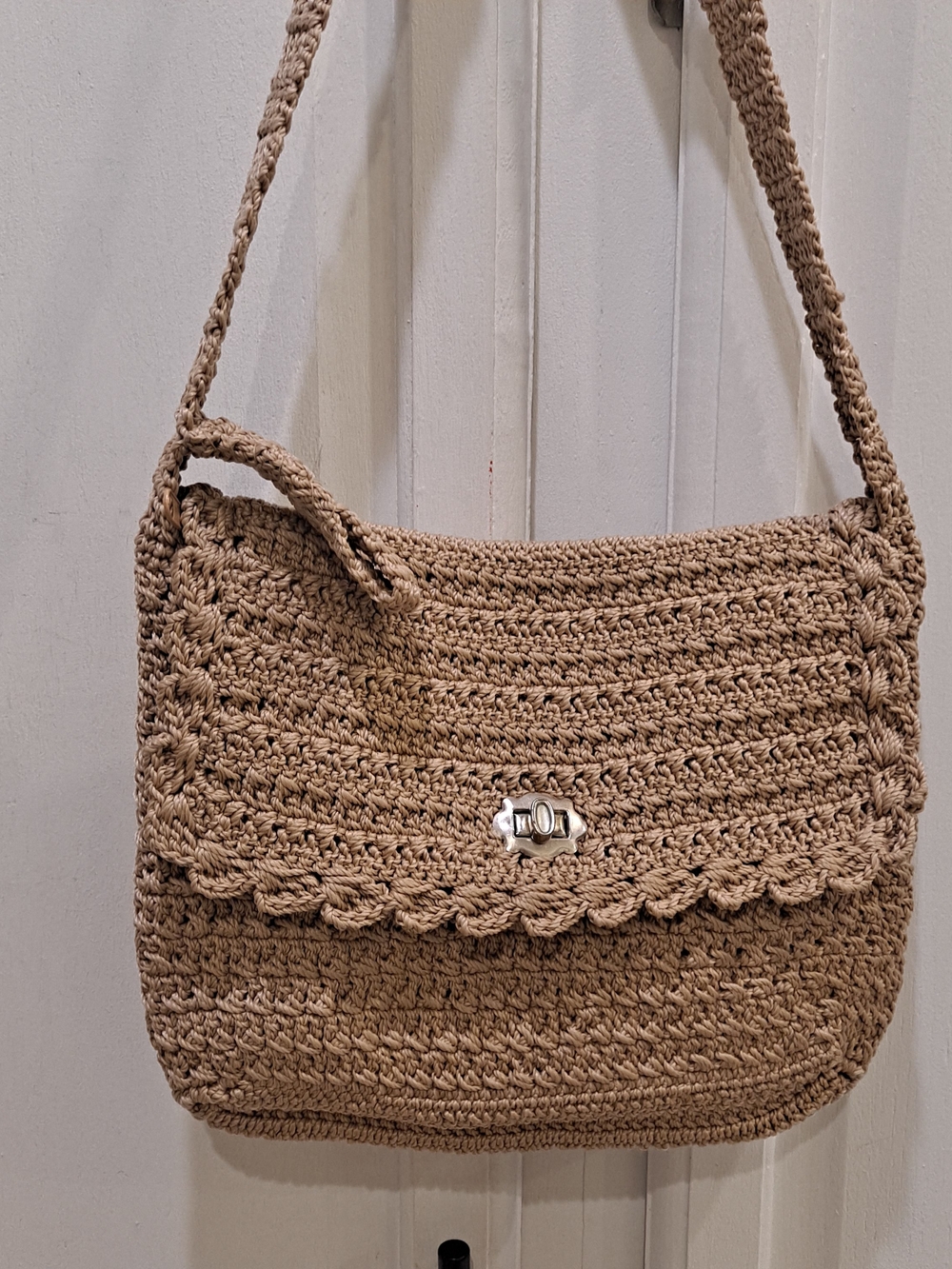 Artisan Handmade Neutral Tan Crochet Shoulder Bag w/Turn-Lock Scalloped Edge